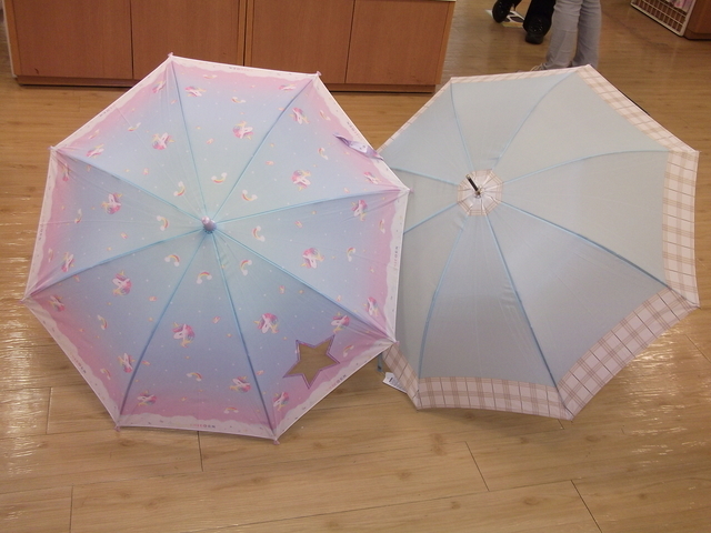 雨傘揃ってます(*^▽^*)